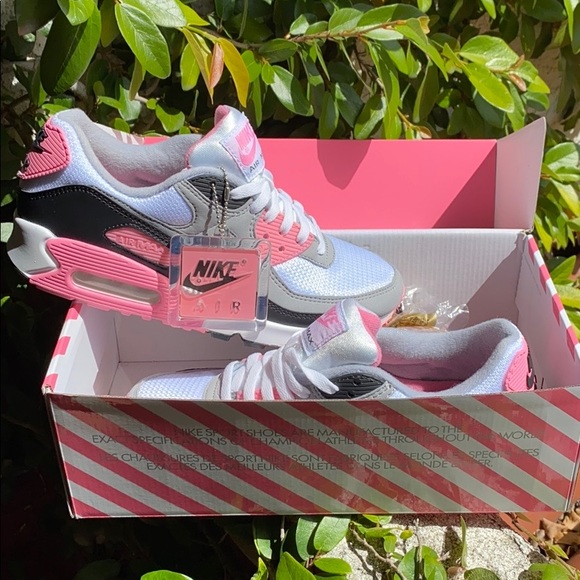 Nike Shoes - Nike AirMax Pink